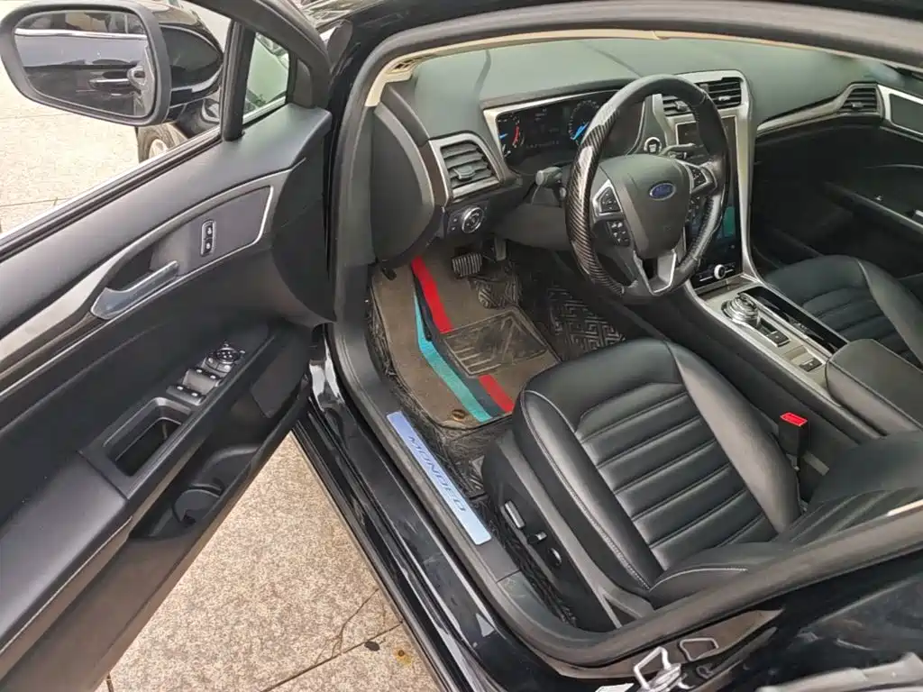 Ford Mondeo — миниатюра 16