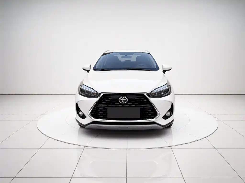 Toyota Yaris L — миниатюра 2