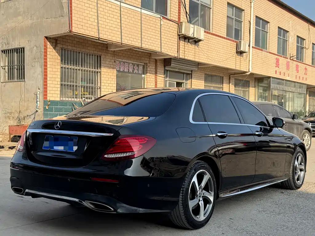 MERCEDES-BENZ E CLASS