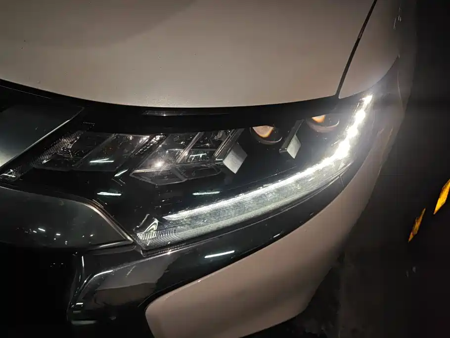 Mitsubishi Outlander — миниатюра 5