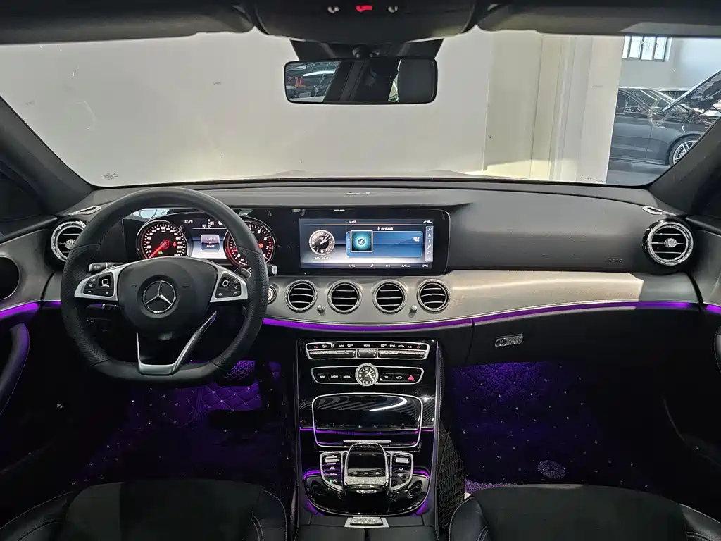 Mercedes-Benz E-Class — миниатюра 8