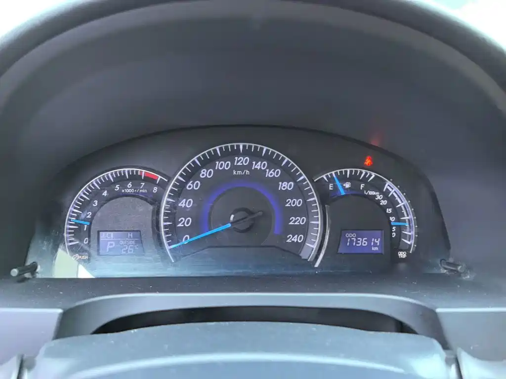 Toyota Camry — миниатюра 12