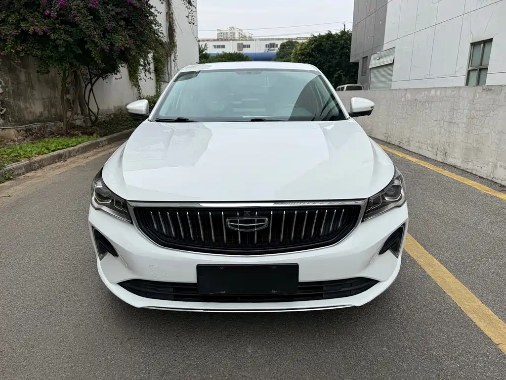 Geely Emgrand — миниатюра 2