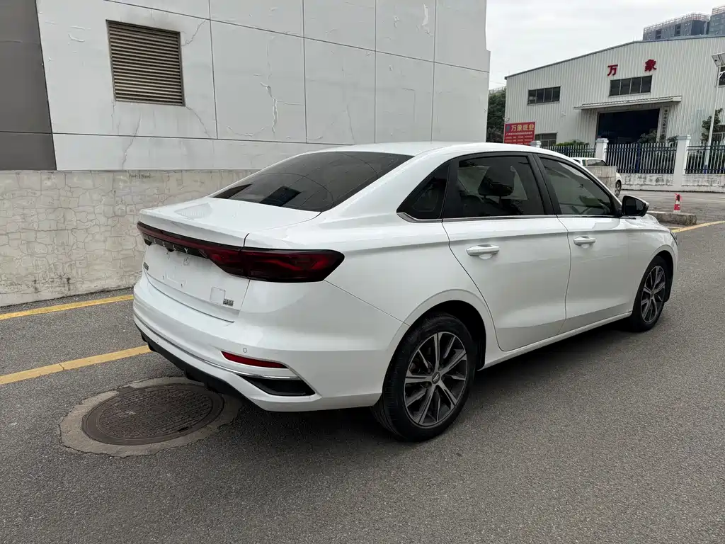 Geely Emgrand — миниатюра 15