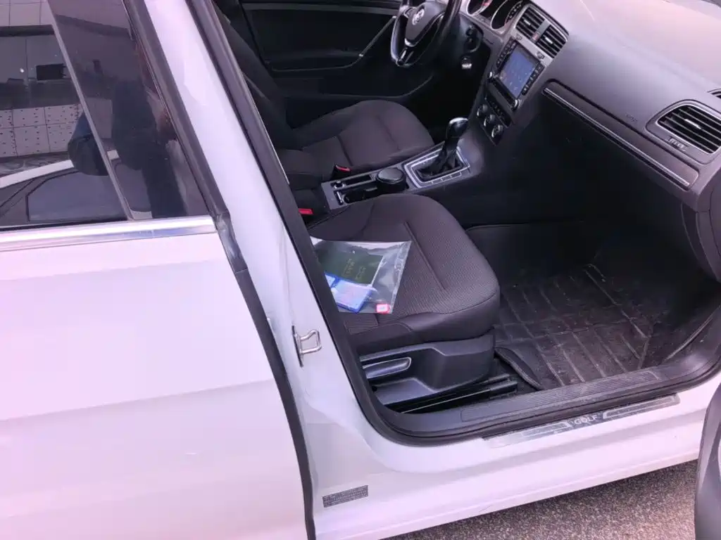 Volkswagen Golf — миниатюра 25
