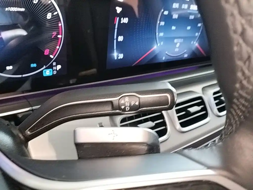 Mercedes-Benz GLE (Import) — миниатюра 14