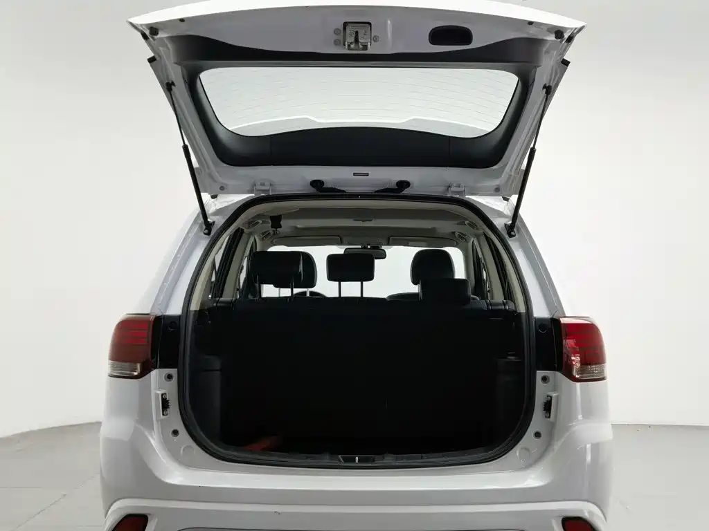Mitsubishi Outlander — миниатюра 16