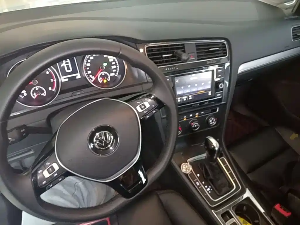 Volkswagen Golf — миниатюра 10
