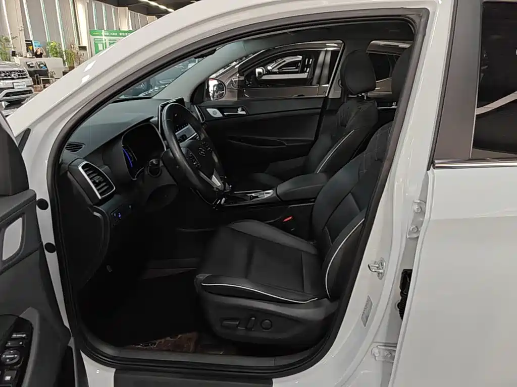 Hyundai Tucson — миниатюра 16