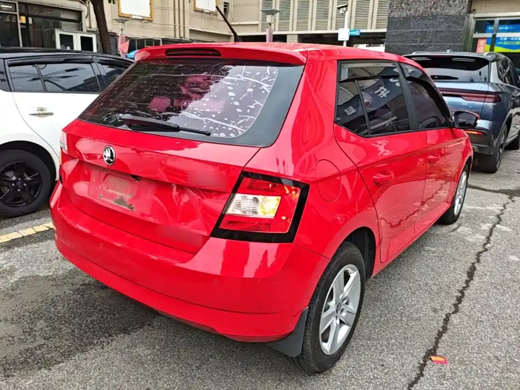 Skoda Fabia — миниатюра 7