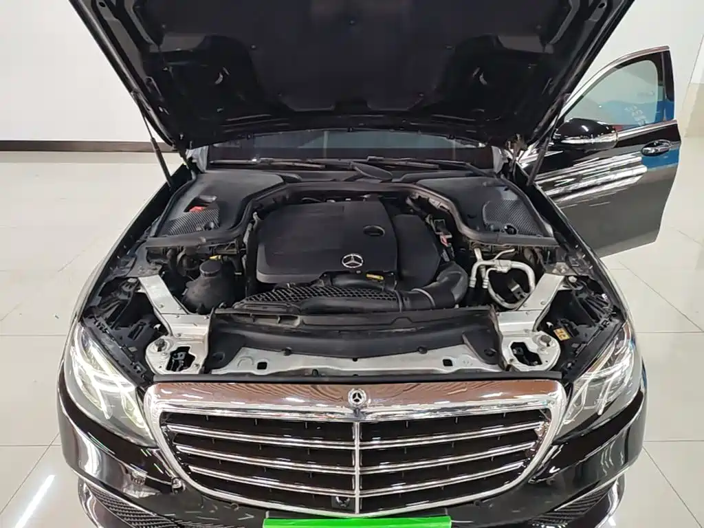 Mercedes-Benz E-Class — миниатюра 20