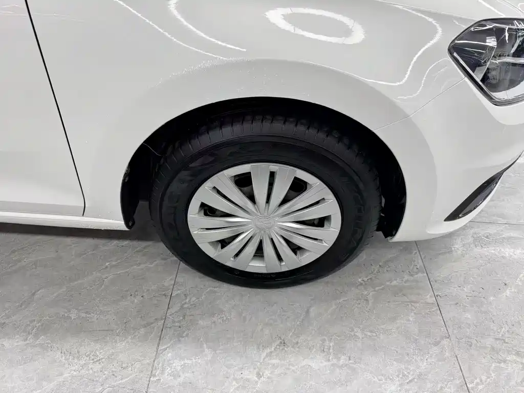 Volkswagen Santana — миниатюра 22