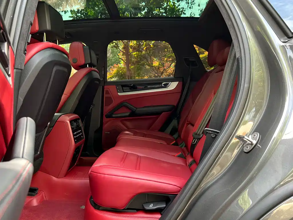 Porsche Cayenne — миниатюра 19