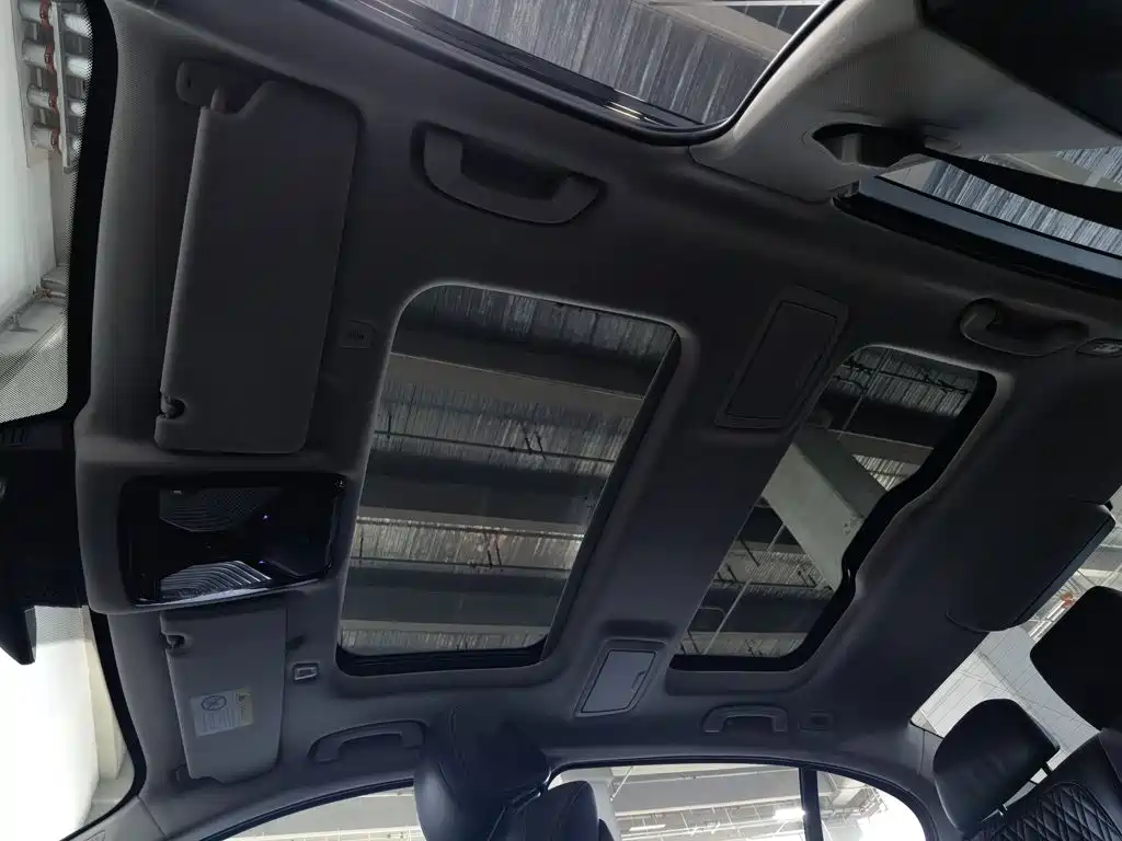 BMW 5 Series New Energy — миниатюра 14