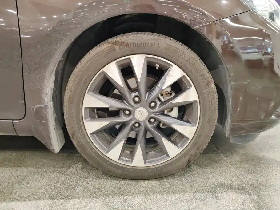 Nissan Tiida — миниатюра 6