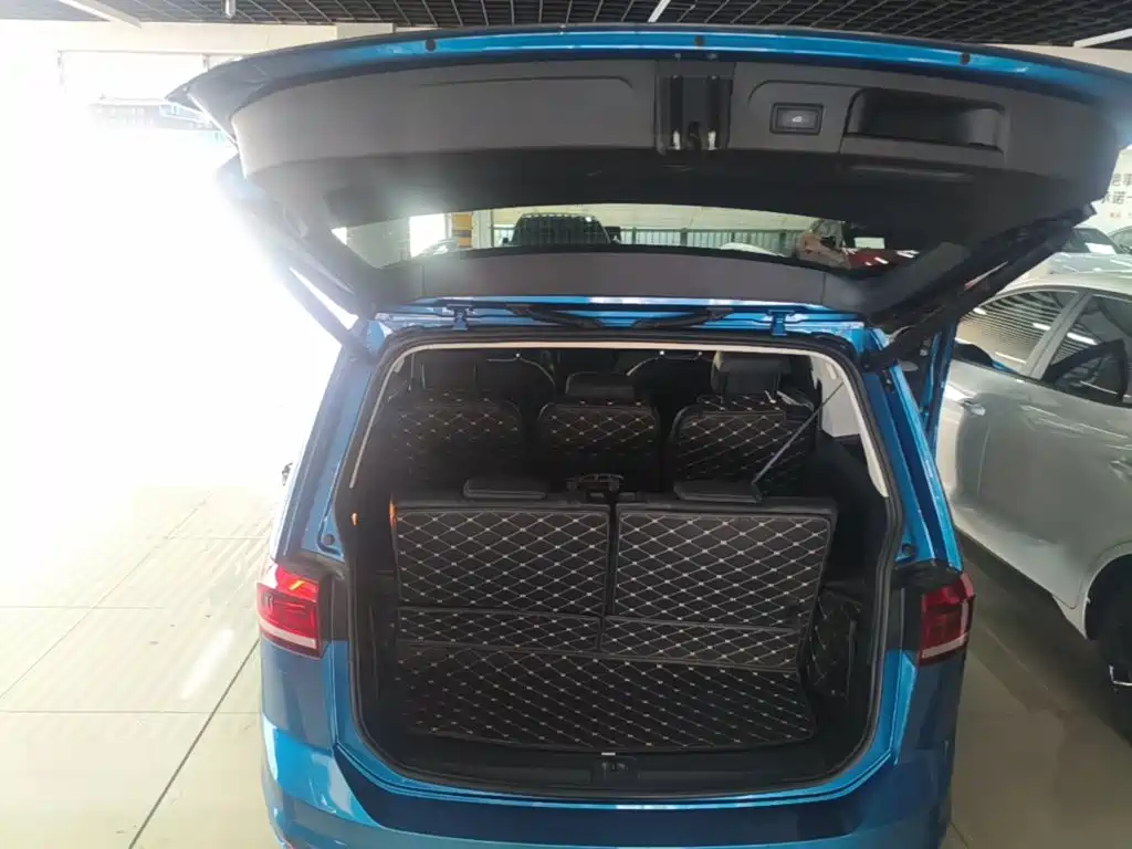 Volkswagen Touran — миниатюра 19