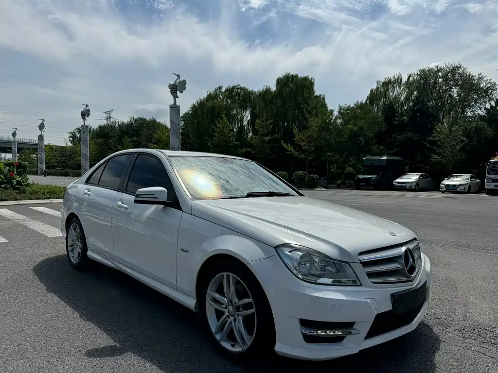 Mercedes-Benz C-Class — миниатюра 3
