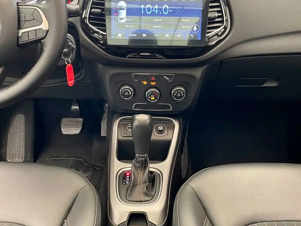 Jeep Compass — миниатюра 8