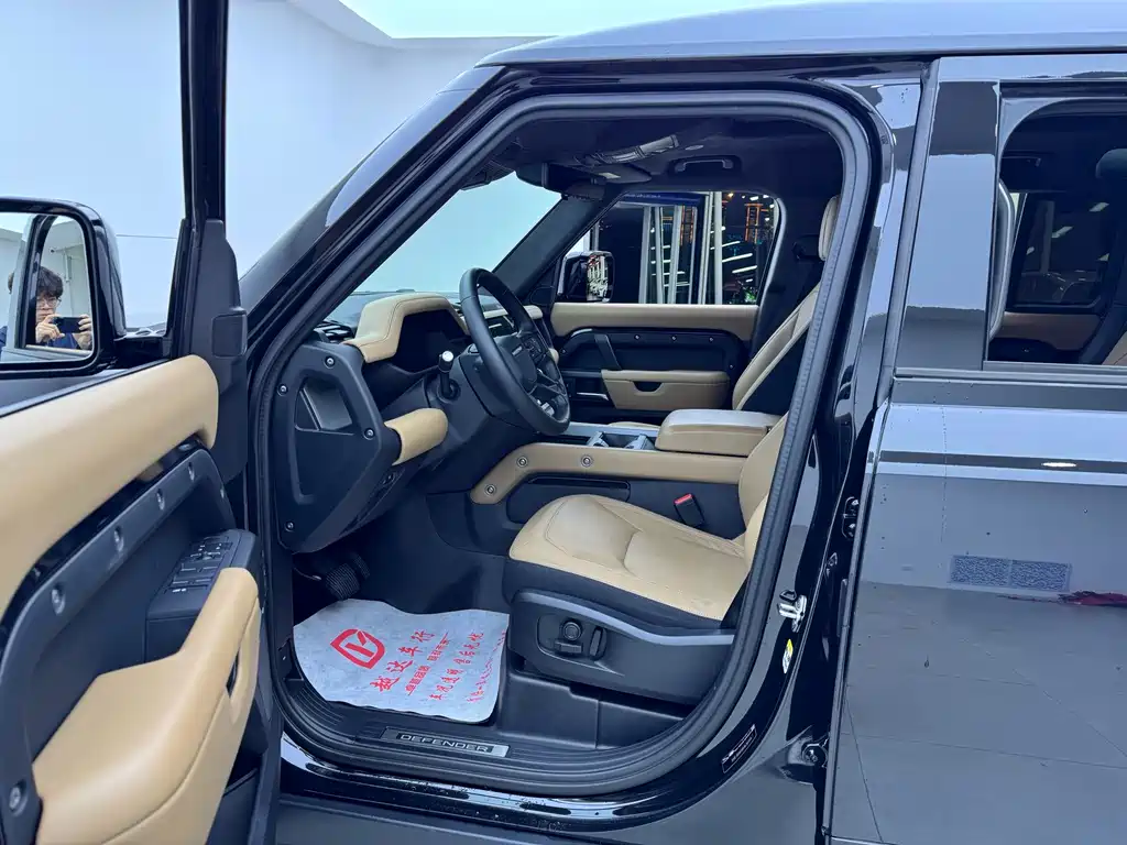 Land Rover Defender — миниатюра 7