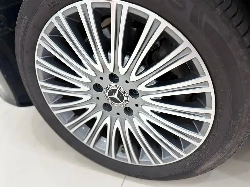 Mercedes-Benz E-Class — миниатюра 20