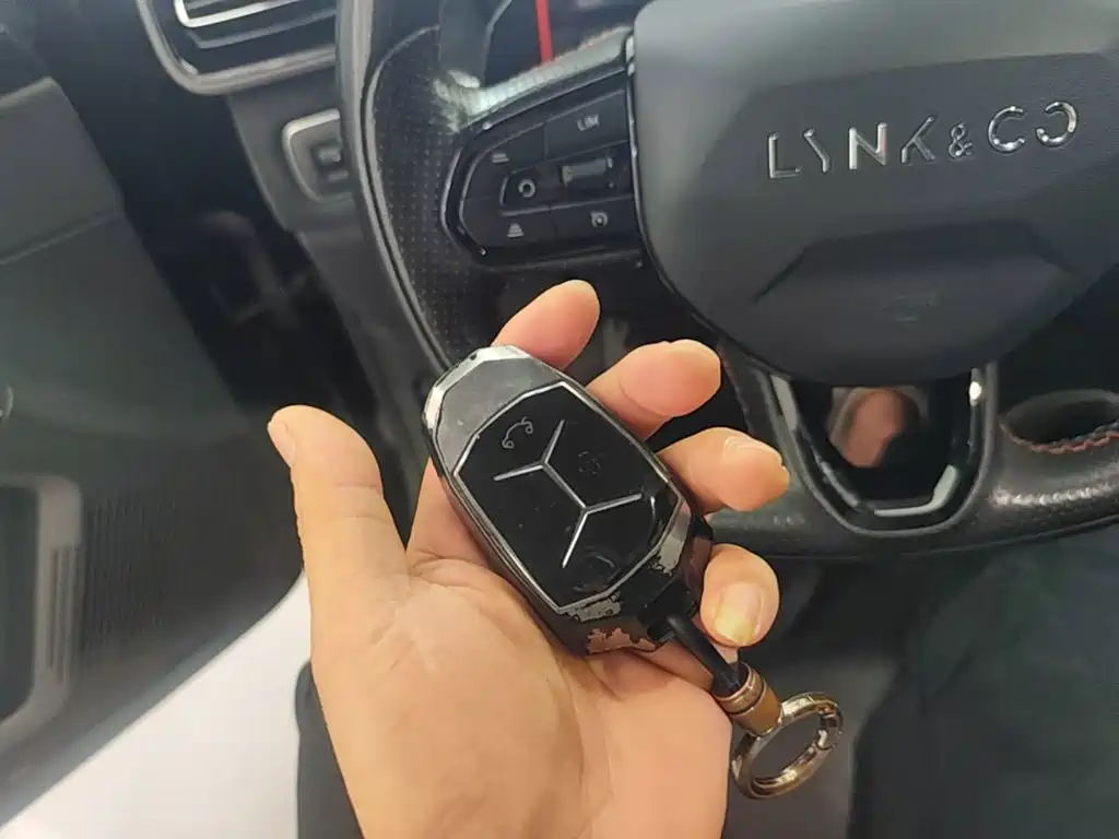 Lynk & Co 02 Hatchback — миниатюра 9