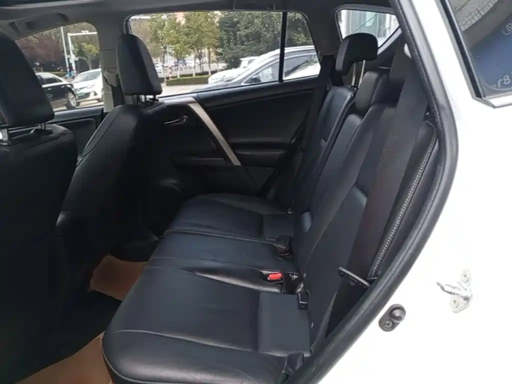 Toyota RAV4 — миниатюра 17