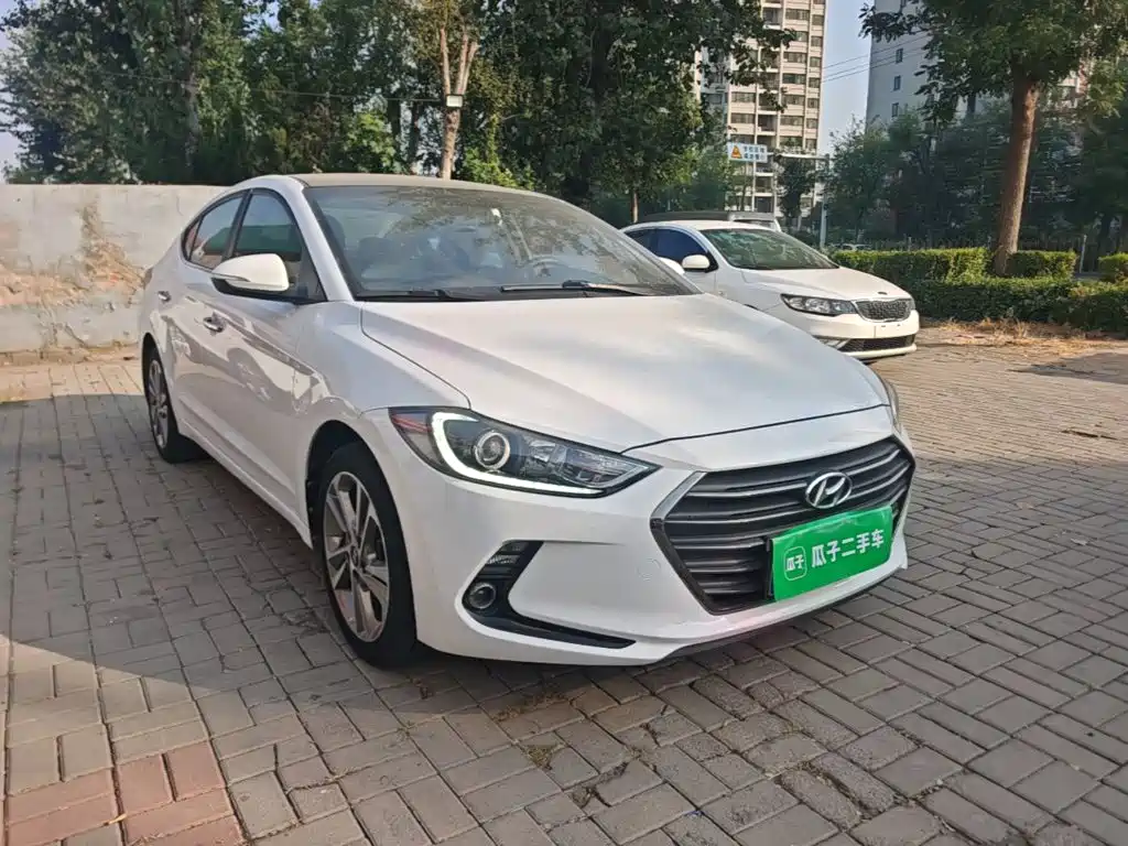 Hyundai Elantra — миниатюра 4