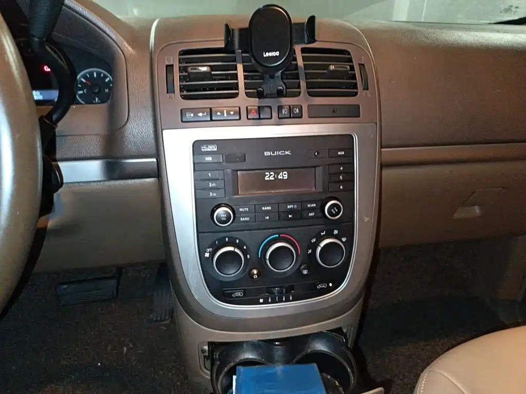 Buick GL8 — миниатюра 6