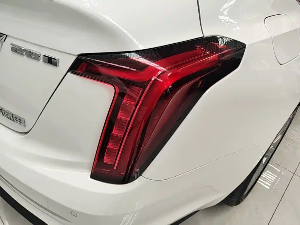 Cadillac CT5 — миниатюра 8