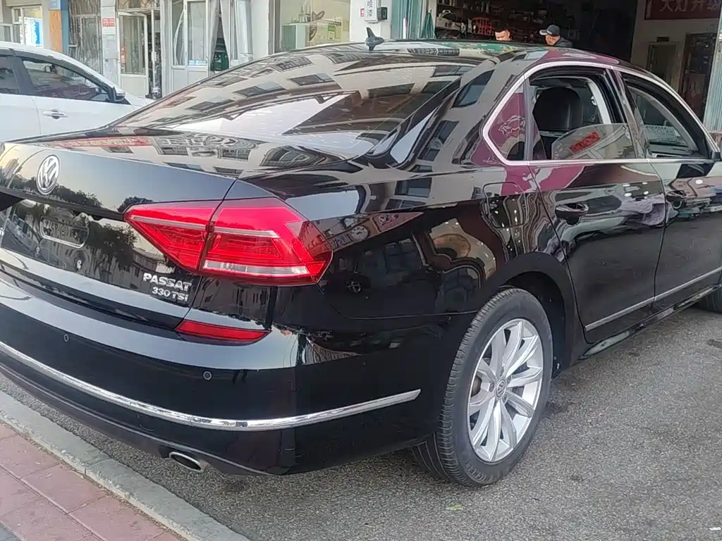 Volkswagen Passat — миниатюра 4