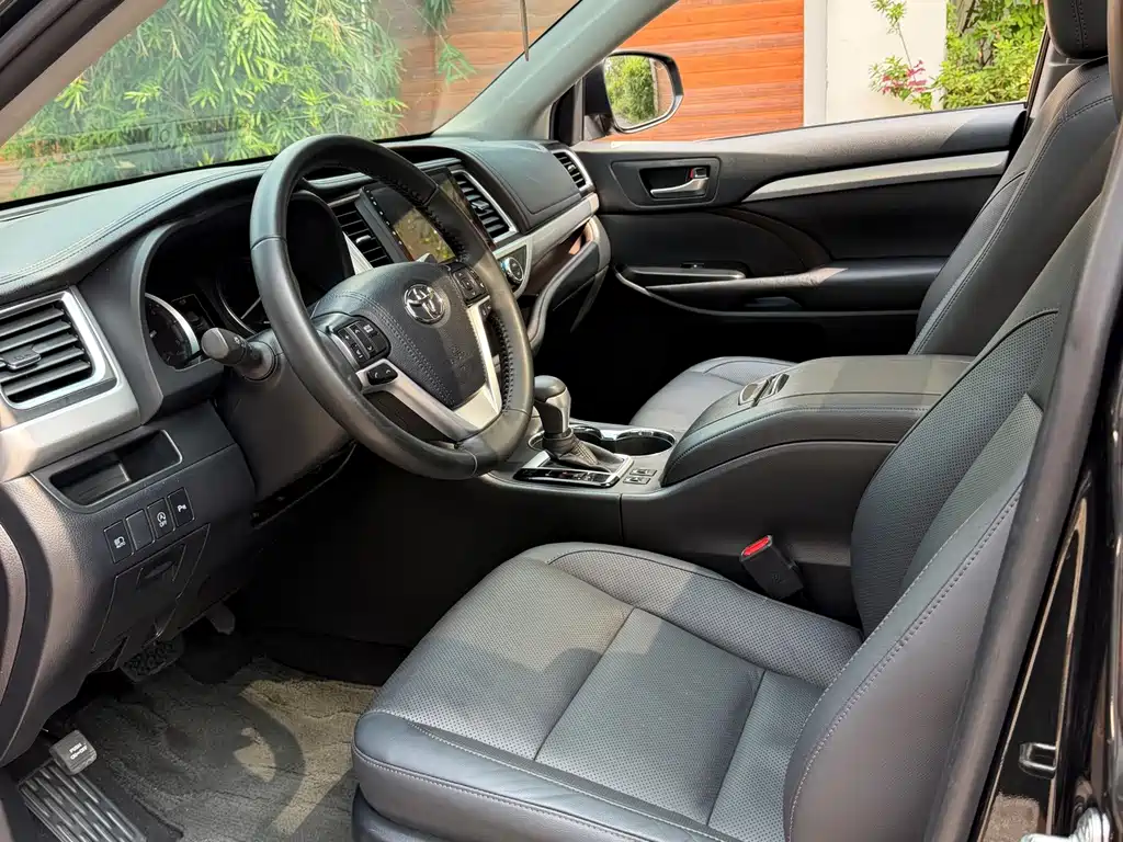 Toyota Highlander — миниатюра 7