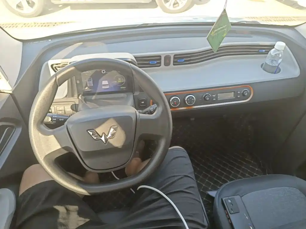 Wuling MINIEV — миниатюра 10