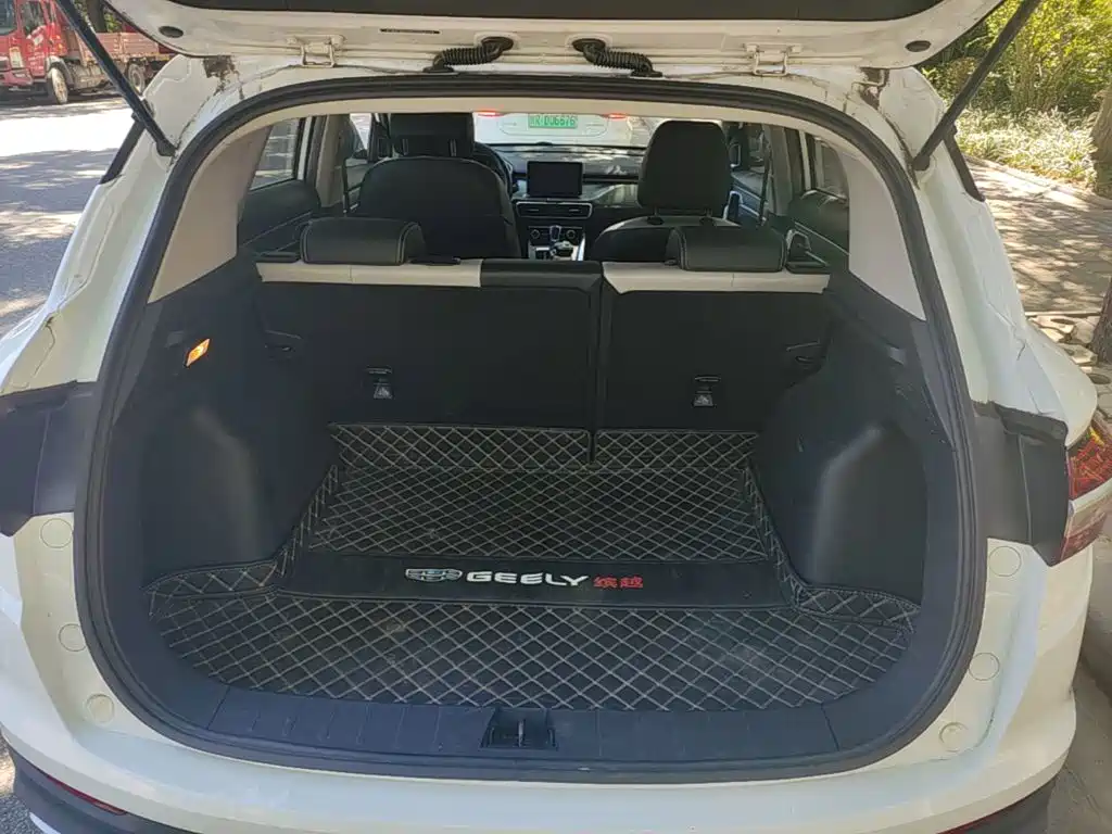 Geely Binyue — миниатюра 19