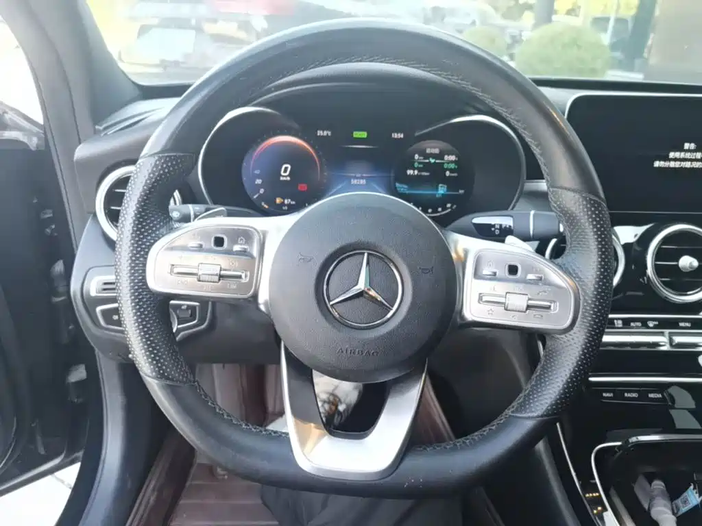 Mercedes-Benz C-Class — миниатюра 11