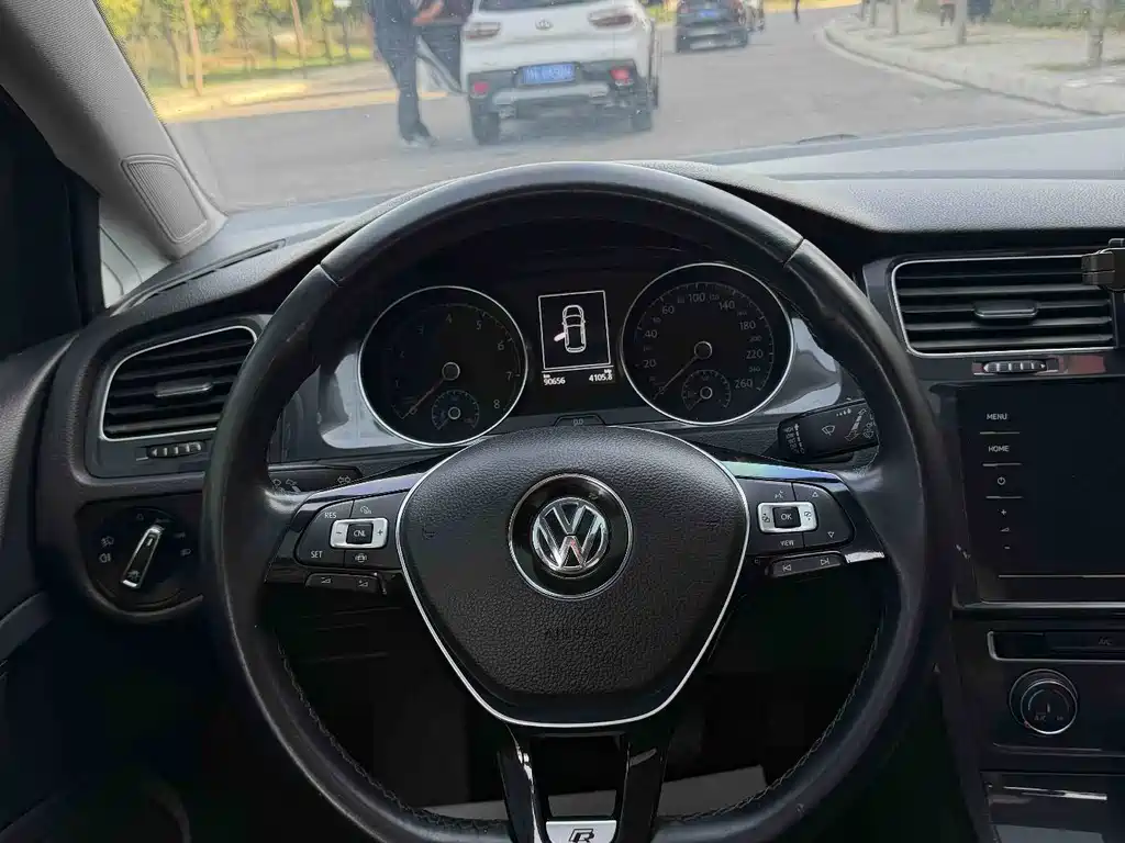 Volkswagen Golf — миниатюра 8