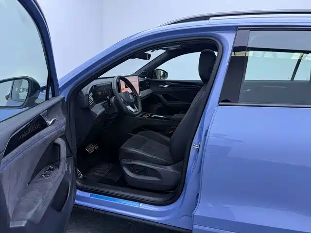 Volkswagen Tiguan L — миниатюра 16
