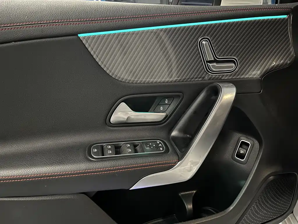 Mercedes-Benz A-Class — миниатюра 11