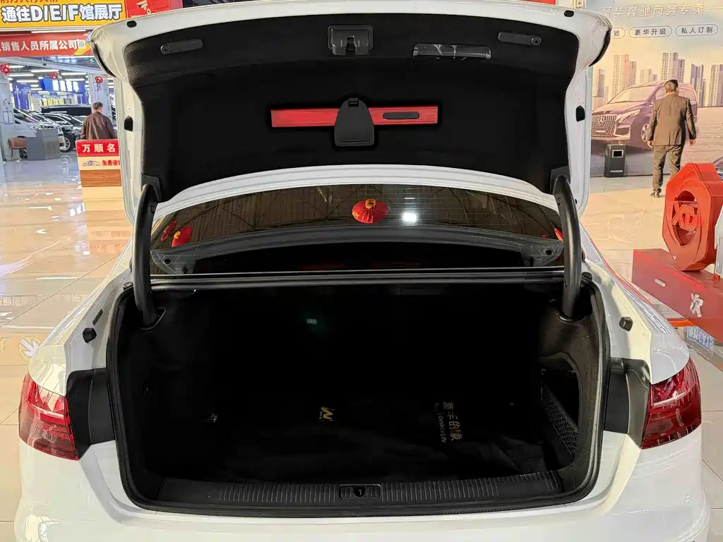Audi A4L — миниатюра 15