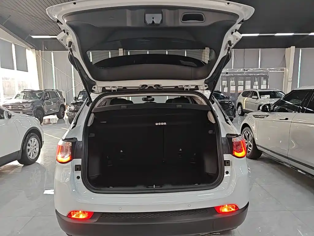 Jeep Compass — миниатюра 19