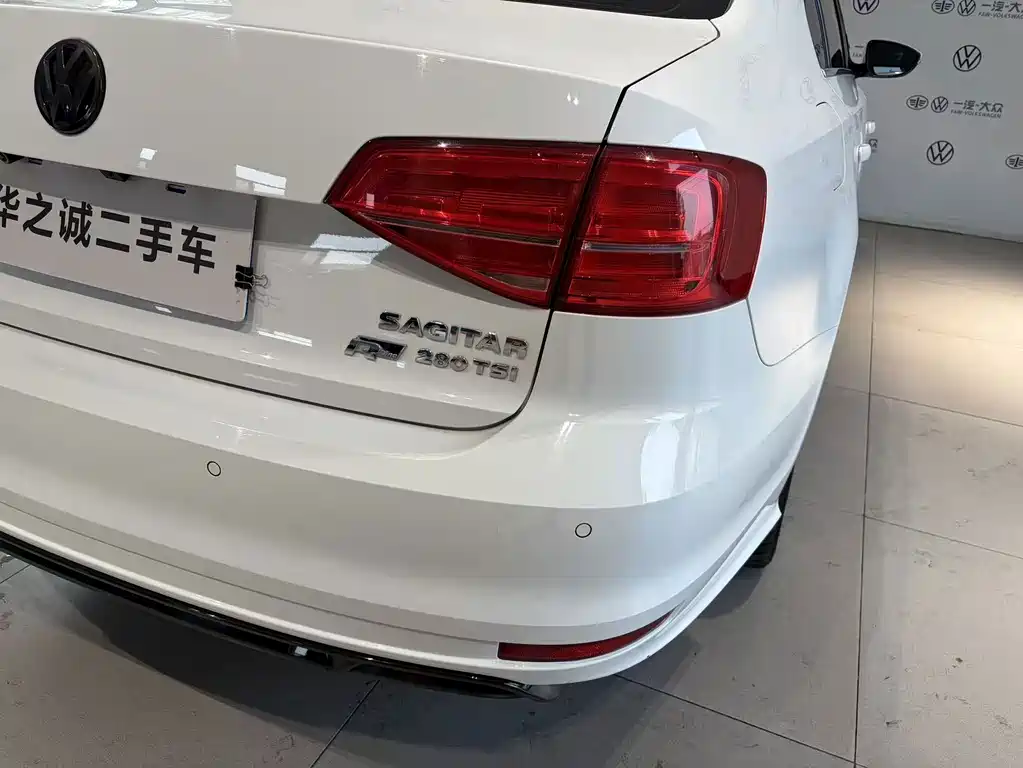 Volkswagen Sagitar — миниатюра 17