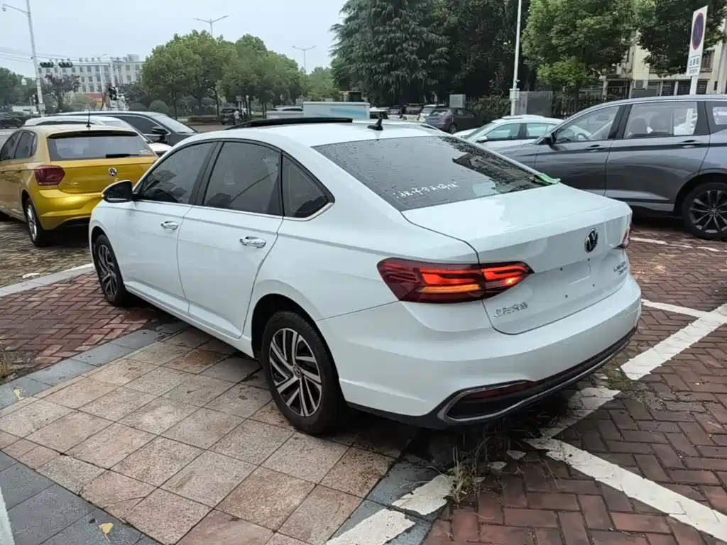 Volkswagen Lavida — миниатюра 5