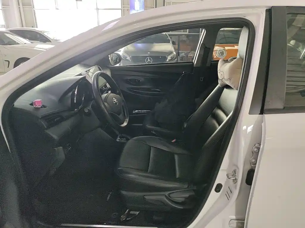 Toyota Yaris L — миниатюра 15