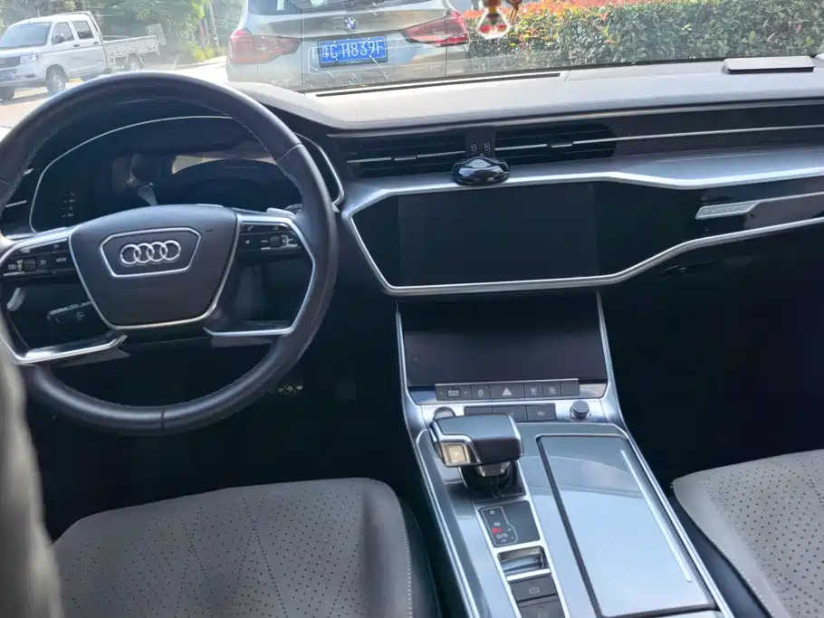 Audi A7L — миниатюра 12