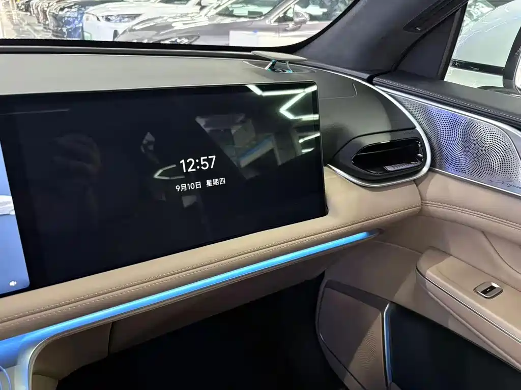XPeng G9 — миниатюра 12