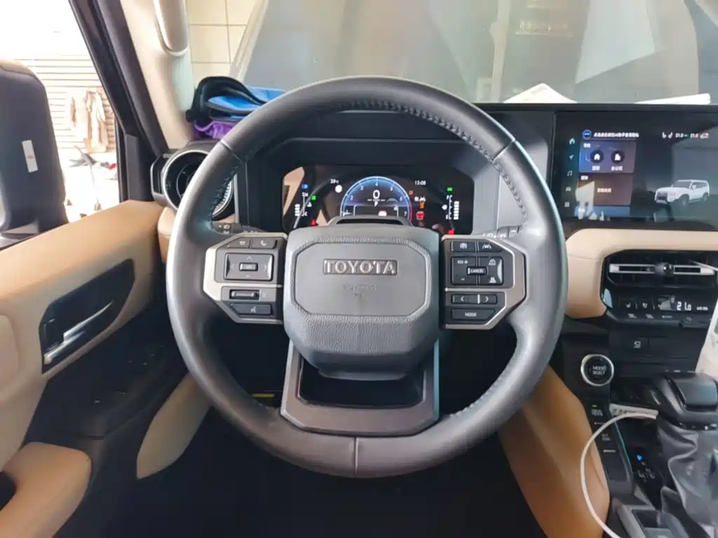Toyota Prado — миниатюра 11