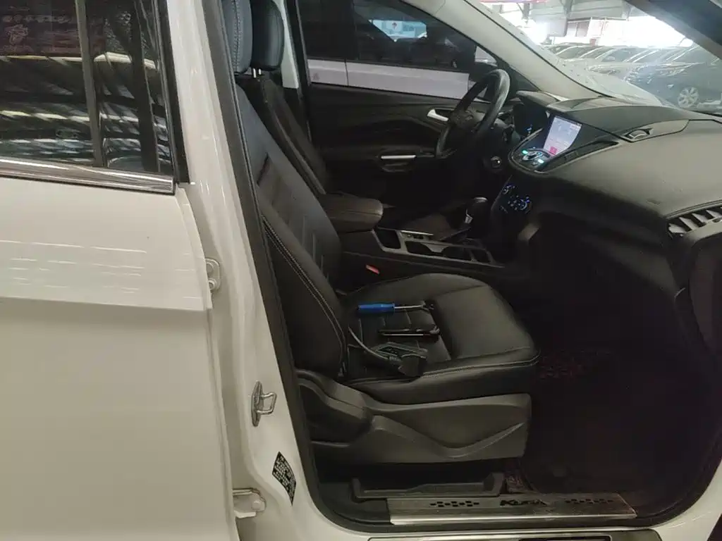 Ford Kuga — миниатюра 25