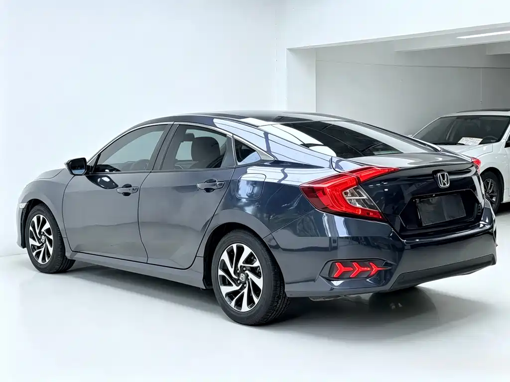 Honda Civic 2016 220TURBO CVT Luxury