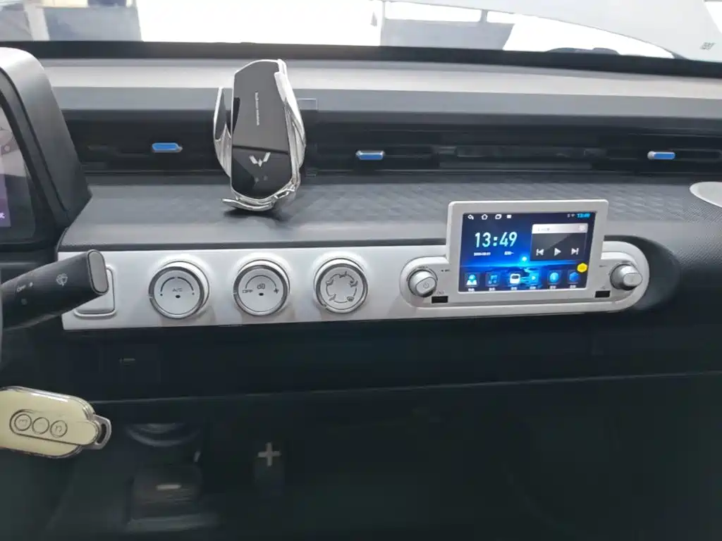 Wuling MINIEV — миниатюра 13