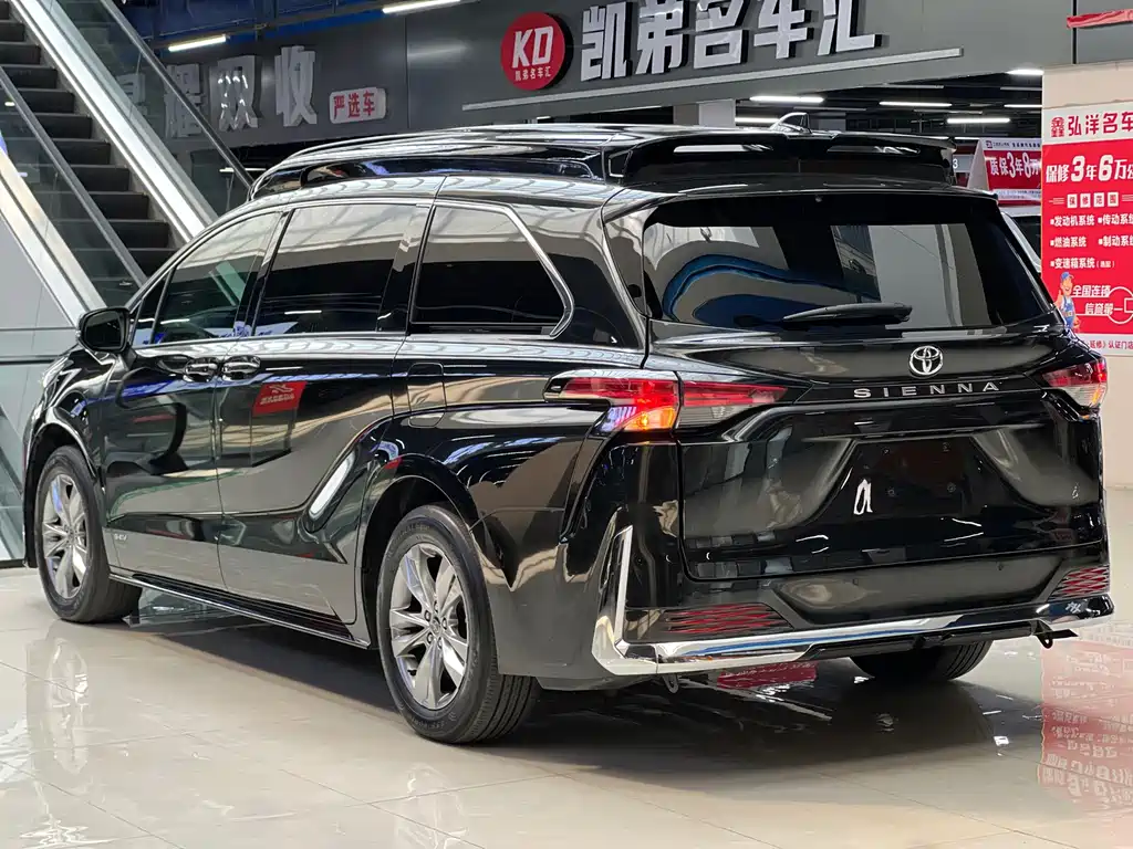 Toyota Sienna — миниатюра 19