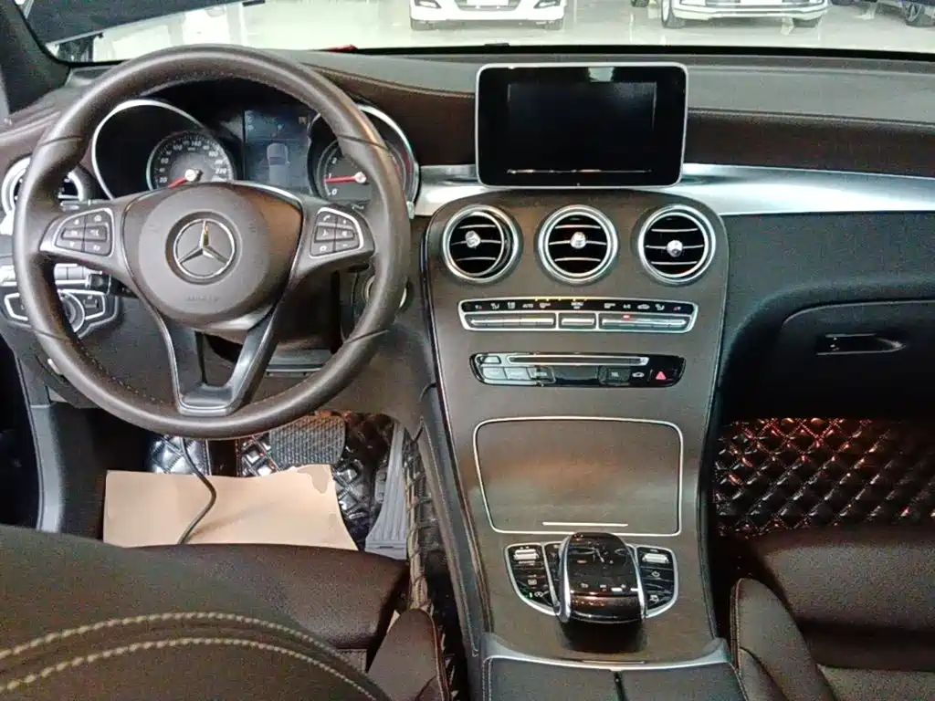 Mercedes-Benz GLC — миниатюра 10